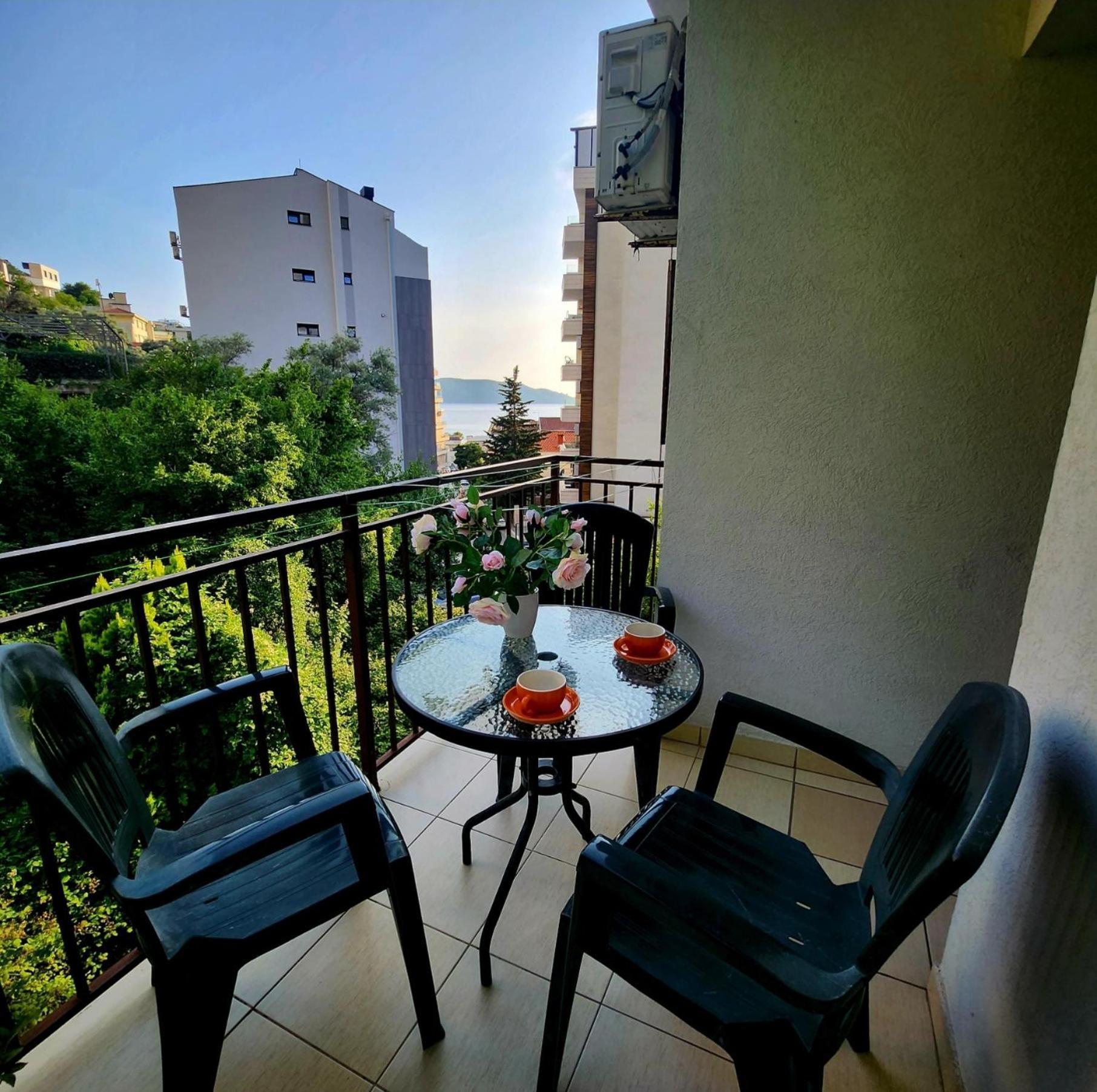 Bela Kuca Studio Apartments-Na Korak Do Mora-A Step To The Sea Rafailovići Zewnętrze zdjęcie