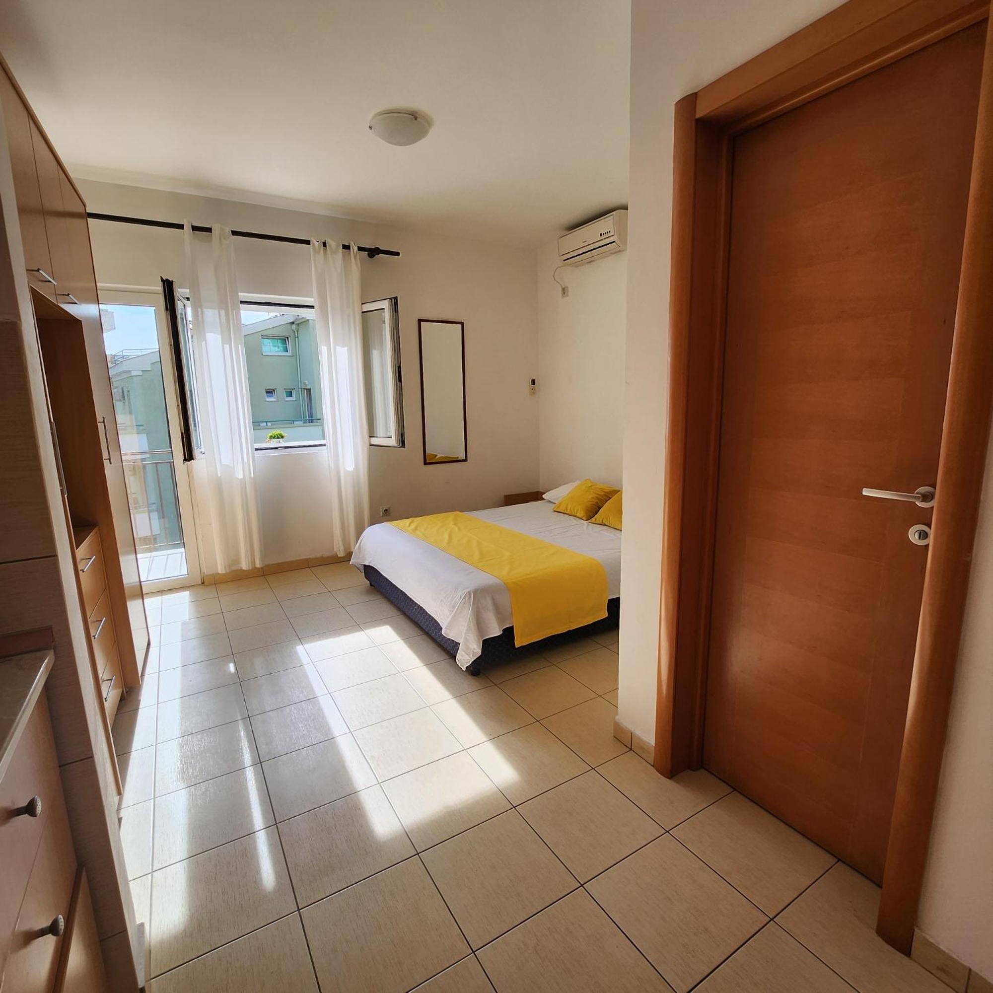 Bela Kuca Studio Apartments-Na Korak Do Mora-A Step To The Sea Rafailovići Zewnętrze zdjęcie