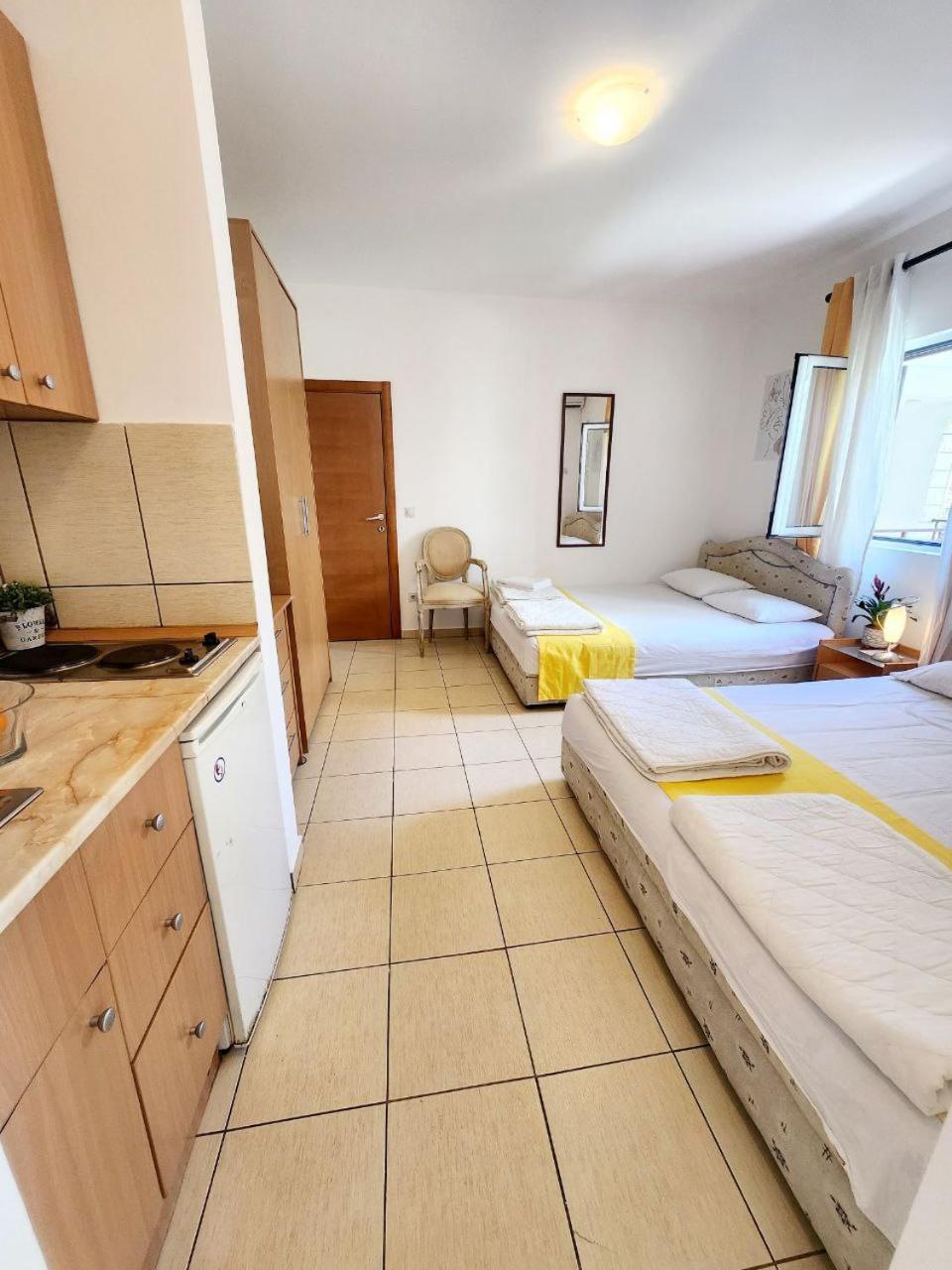 Bela Kuca Studio Apartments-Na Korak Do Mora-A Step To The Sea Rafailovići Zewnętrze zdjęcie