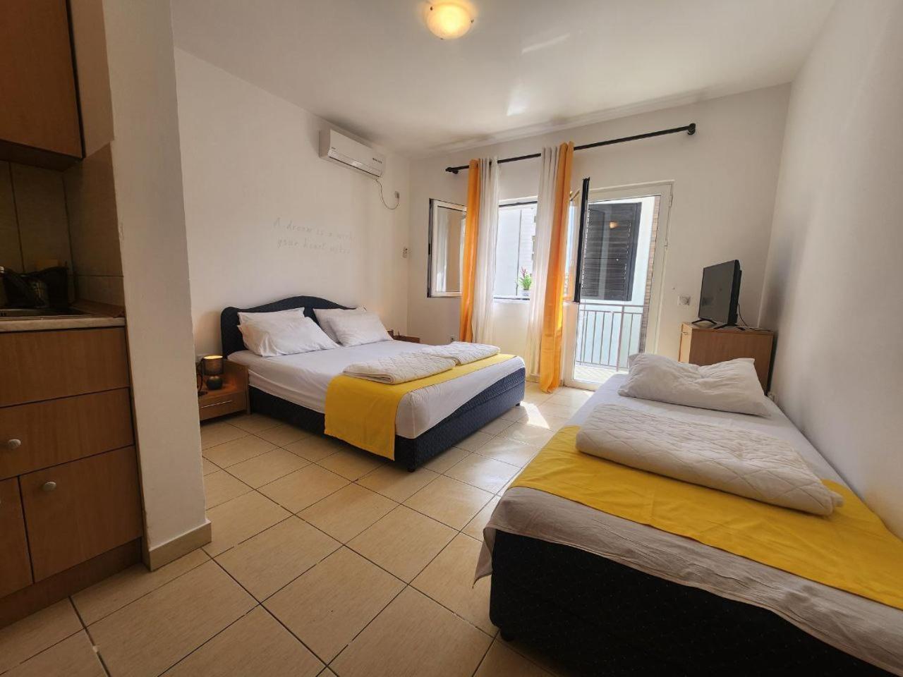 Bela Kuca Studio Apartments-Na Korak Do Mora-A Step To The Sea Rafailovići Zewnętrze zdjęcie