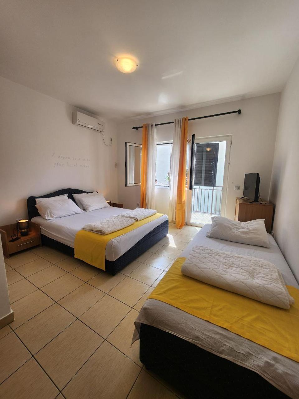 Bela Kuca Studio Apartments-Na Korak Do Mora-A Step To The Sea Rafailovići Zewnętrze zdjęcie